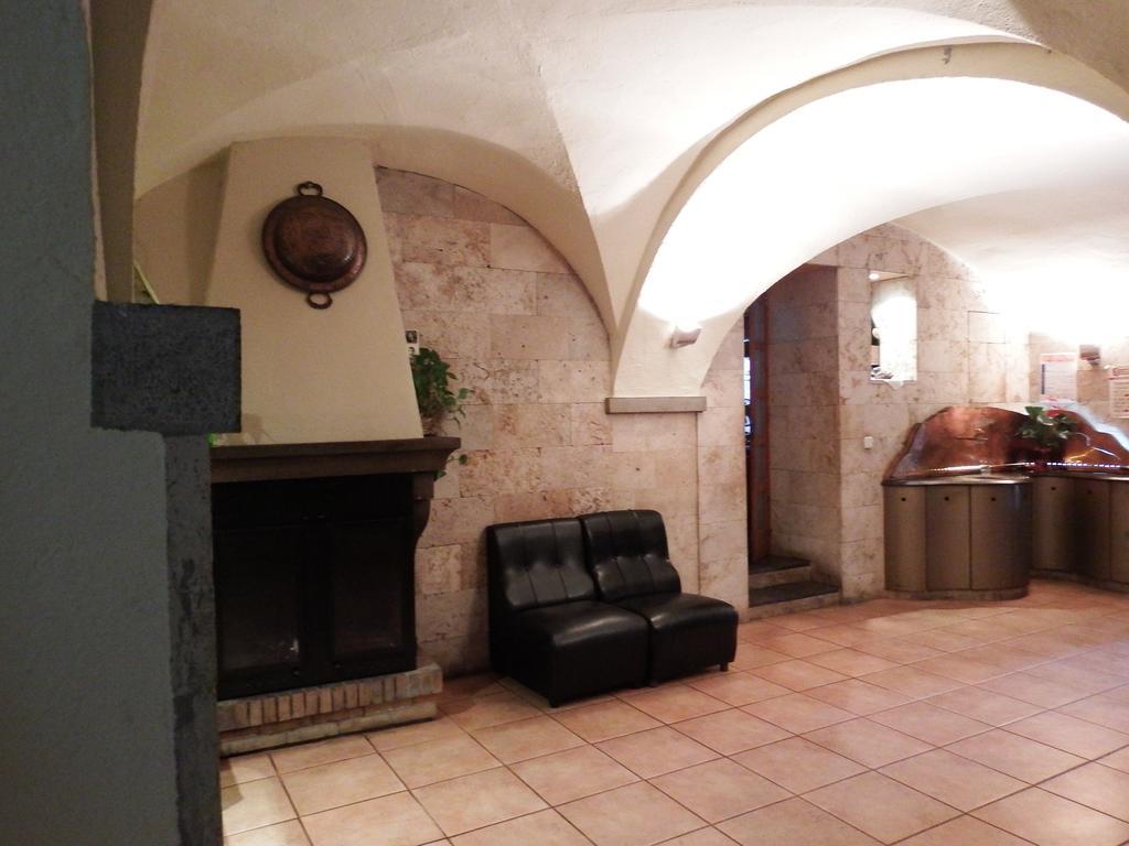 Apartamentos Fonda Finet Sant Felíu de Pallarols Eksteriør billede
